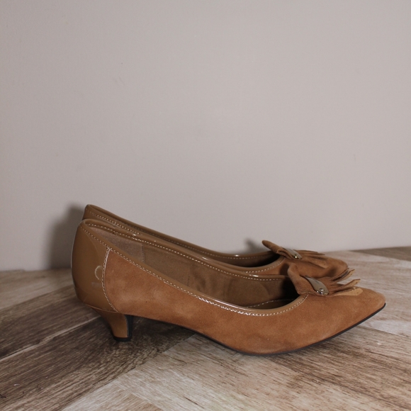 Anne Klein Brown Suede Kitten Heels - Picture 6 of 6